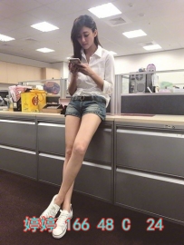 8k【婷婷】長腿性感 想法獨特至今單身 沒有男朋友 私下發展的幾率超大